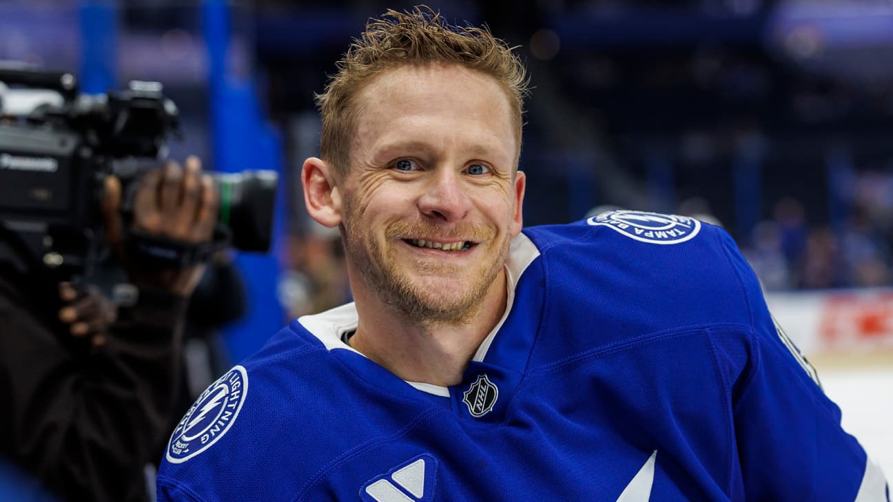 Corey Perry action shot