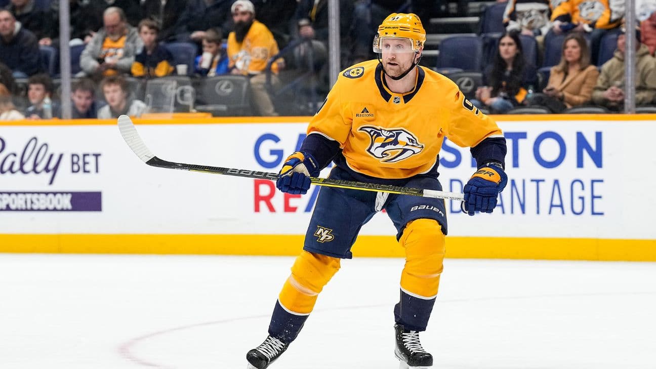 Steven Stamkos action shot