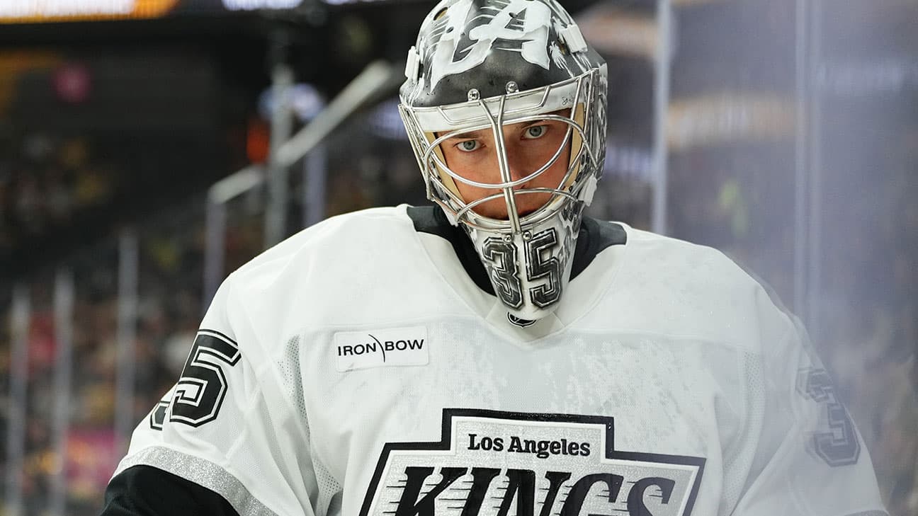 Darcy Kuemper action shot