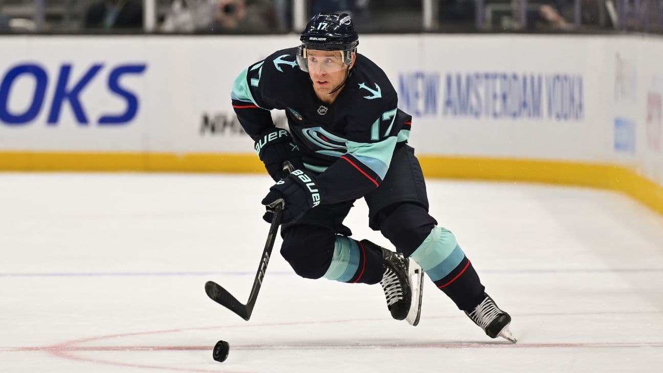 Jaden Schwartz action shot