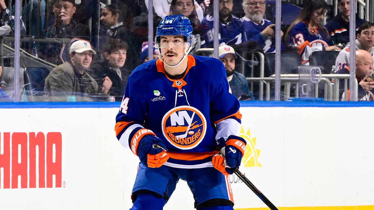 Jean-Gabriel Pageau action shot