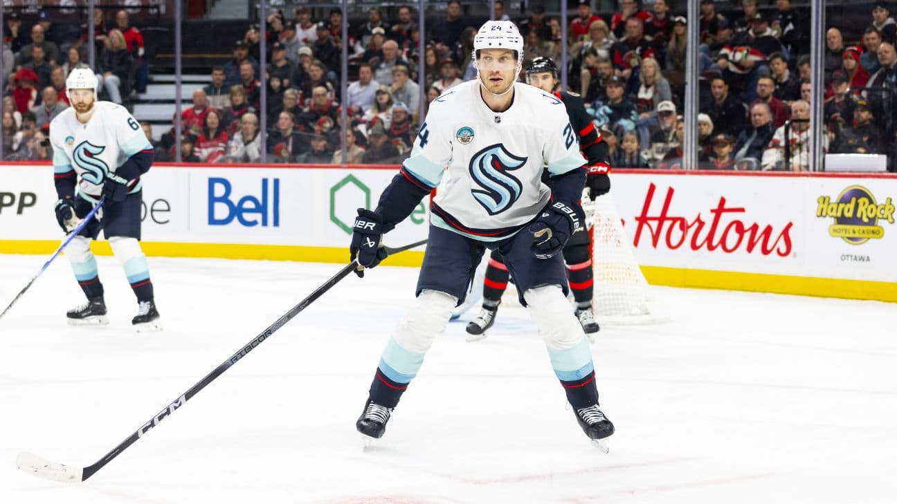 Jamie Oleksiak action shot