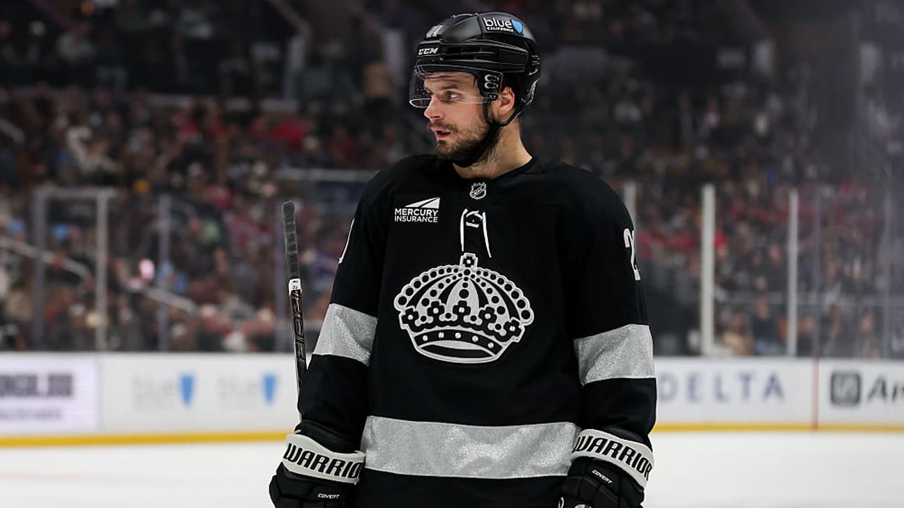 Scott Laughton action shot