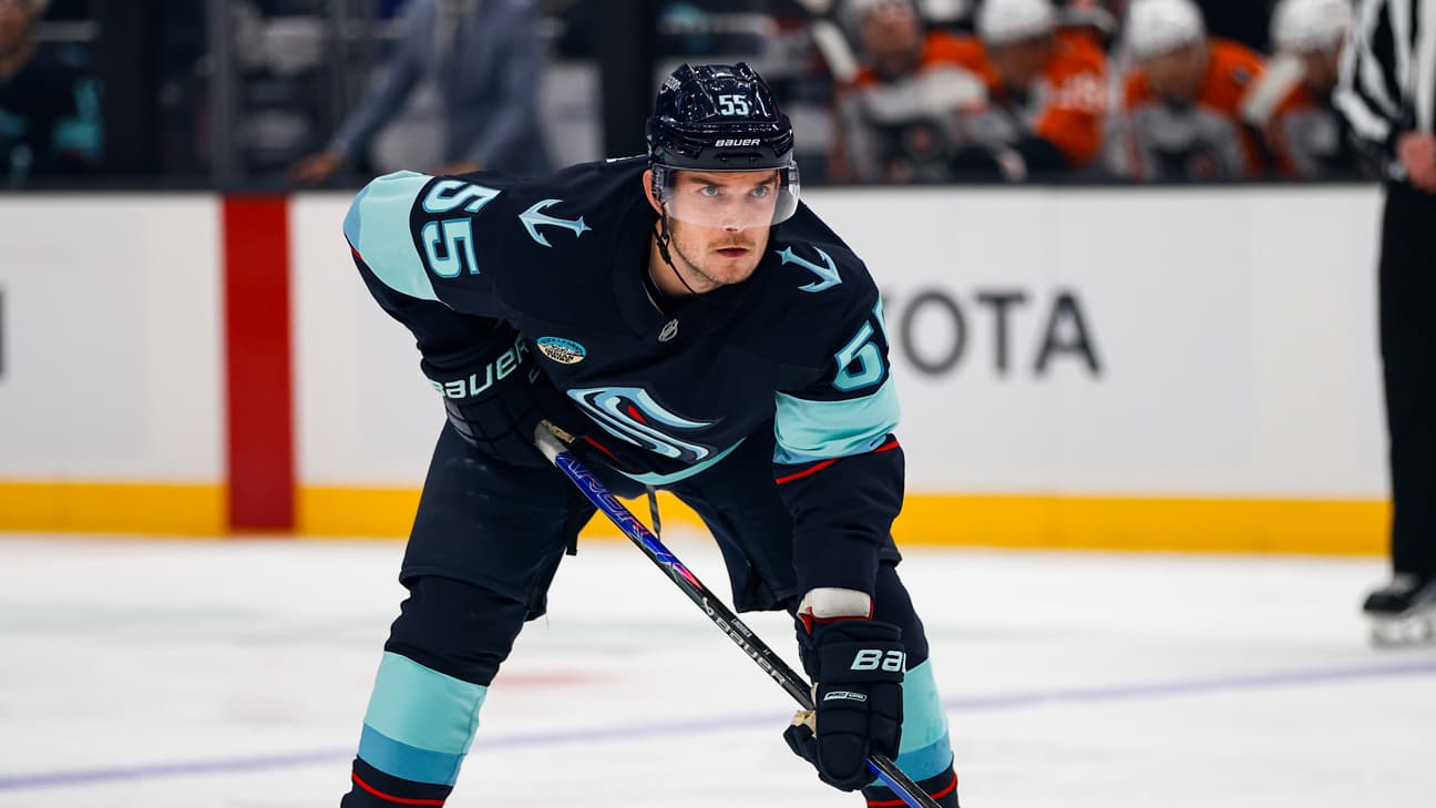 Ryan Lindgren action shot