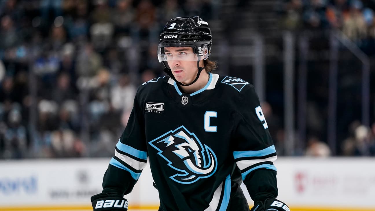 Clayton Keller action shot