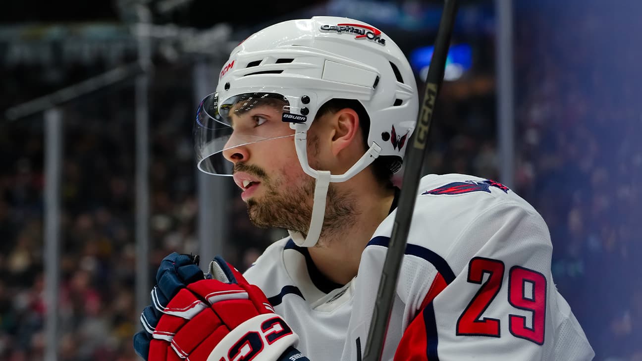 Hendrix Lapierre action shot