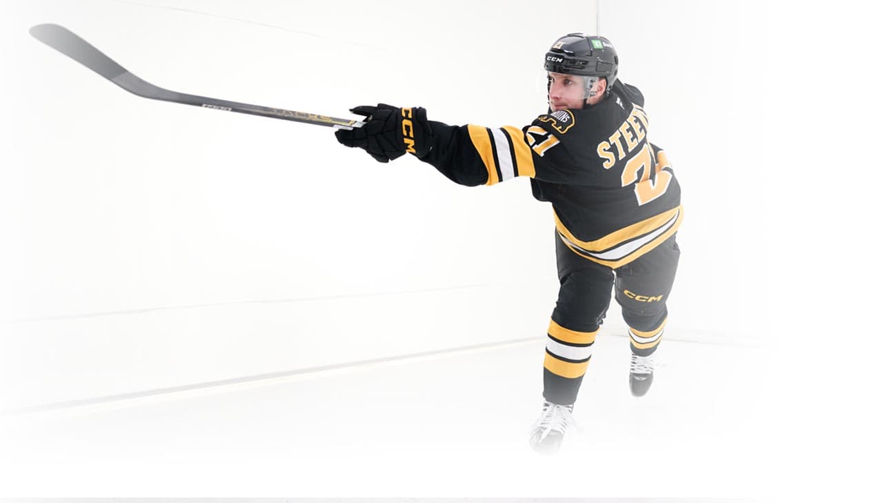 Alex Steeves action shot