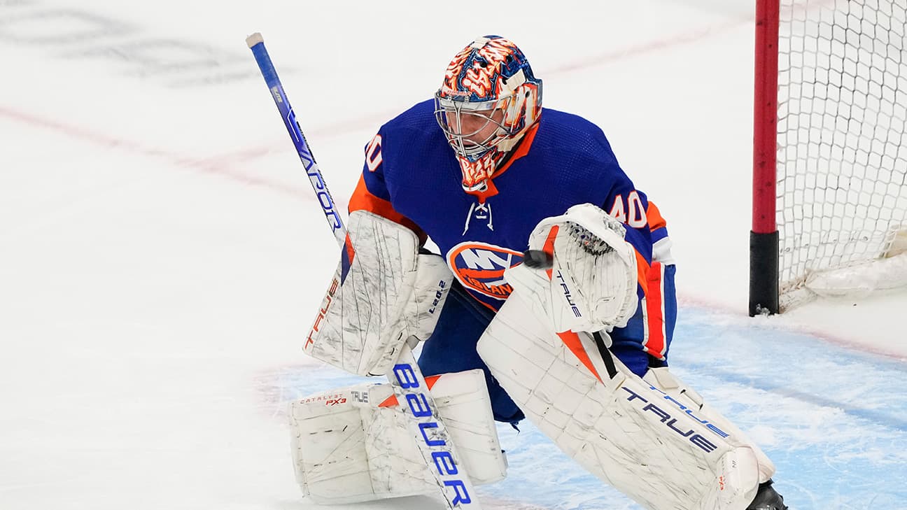 Semyon Varlamov action shot