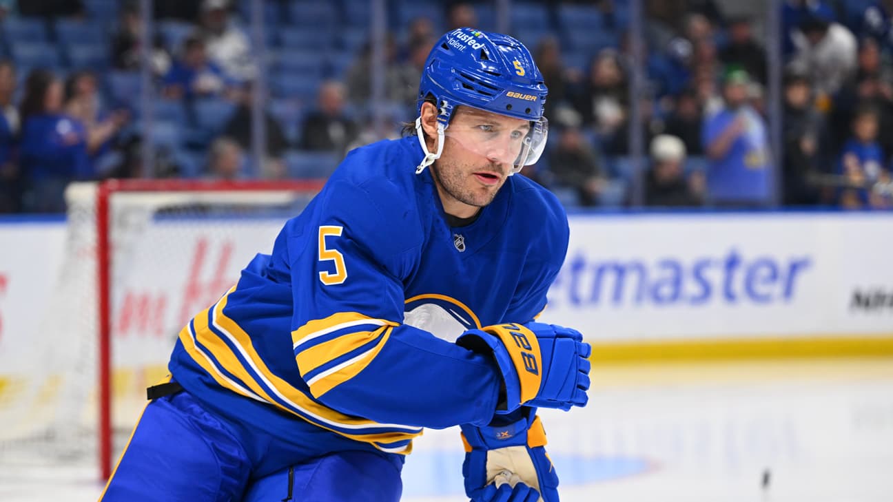 Luke Schenn action shot