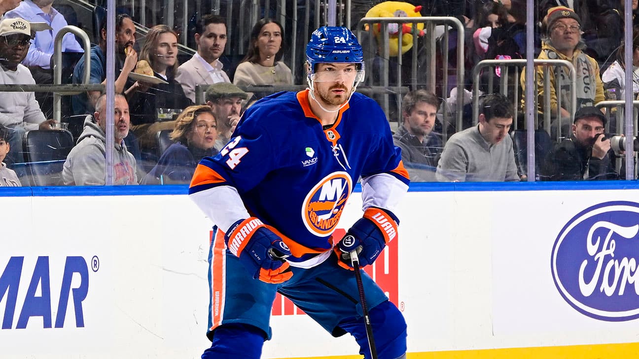 Scott Mayfield action shot