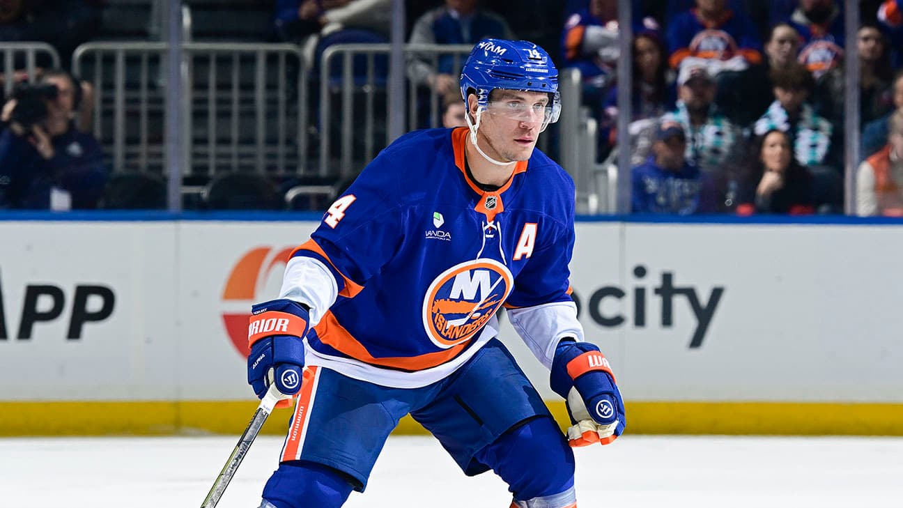 Bo Horvat action shot