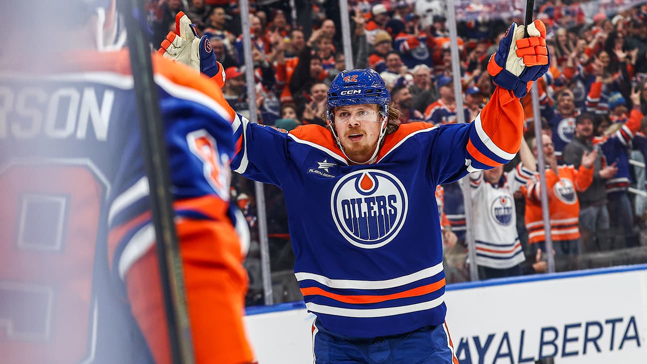 Kasperi Kapanen action shot