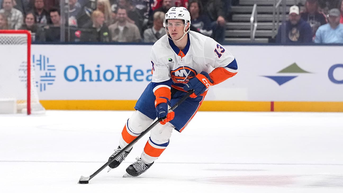 Mathew Barzal action shot