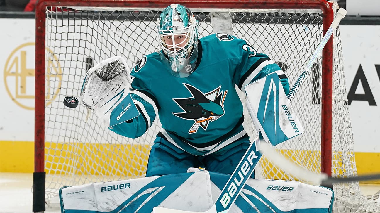 Yaroslav Askarov action shot