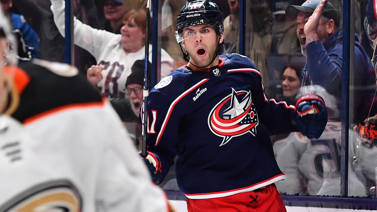 Adam Fantilli action shot